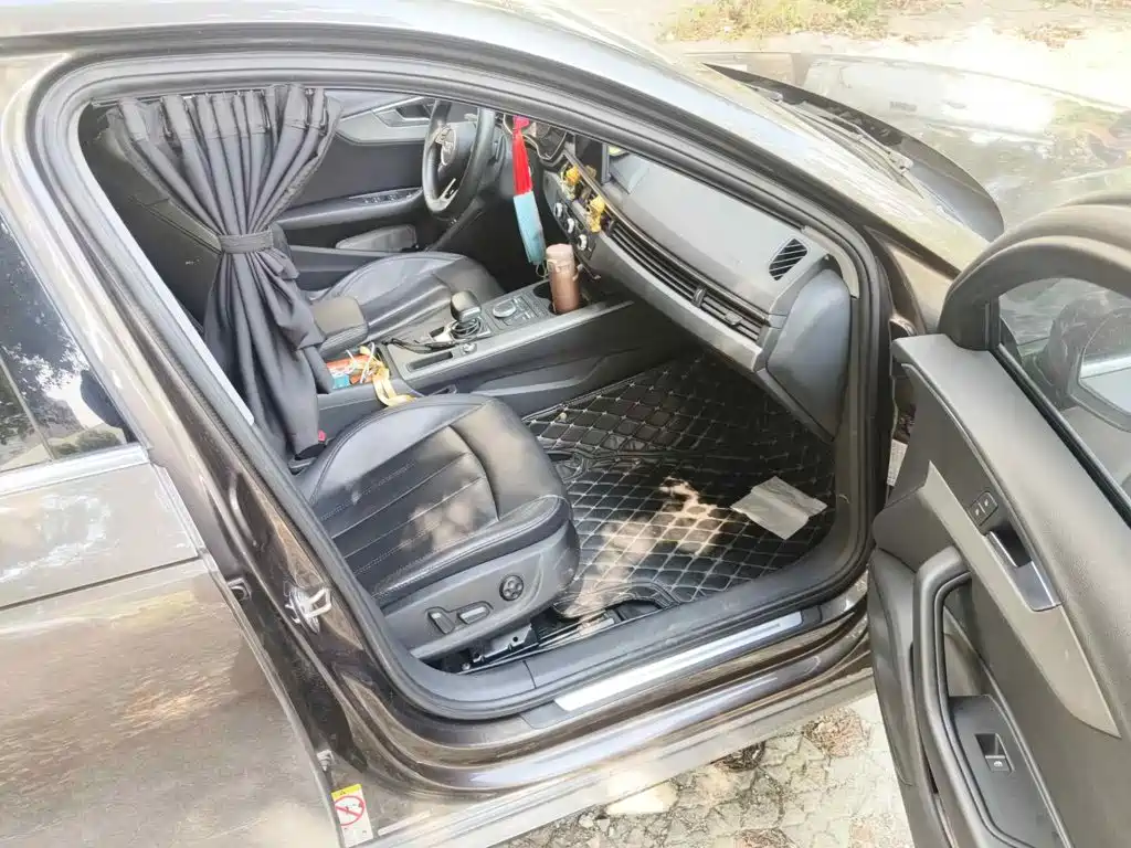 Photo 10 - Audi A4L