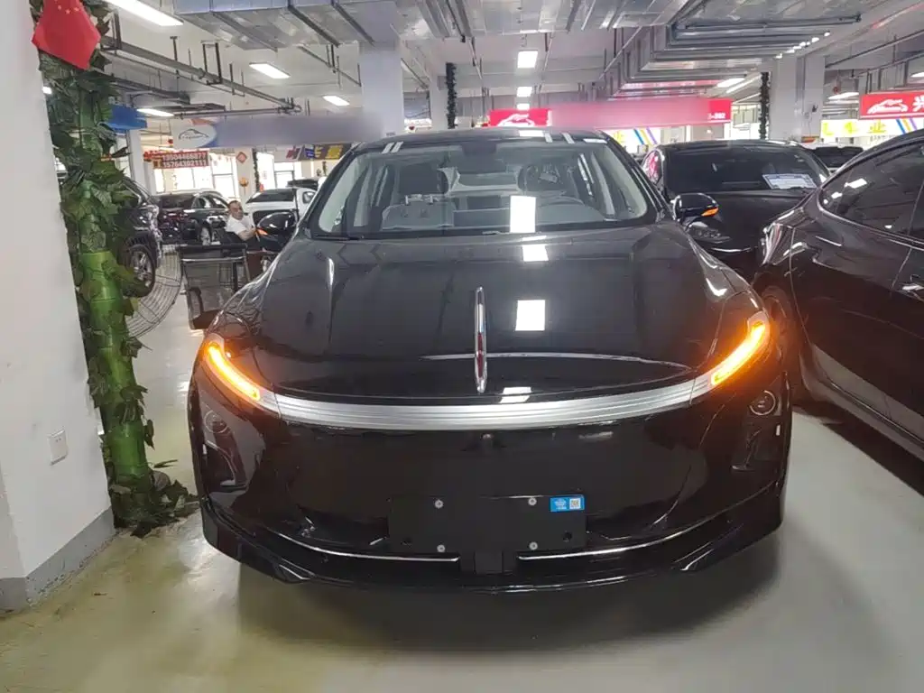 Hongqi E-QM5 2026 2025 610km PLUS