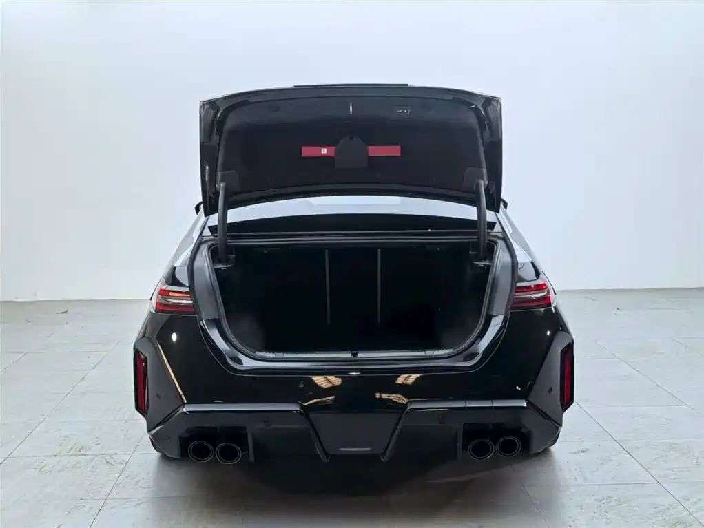 BMW M5 New Energy 2025 M5 фото 6