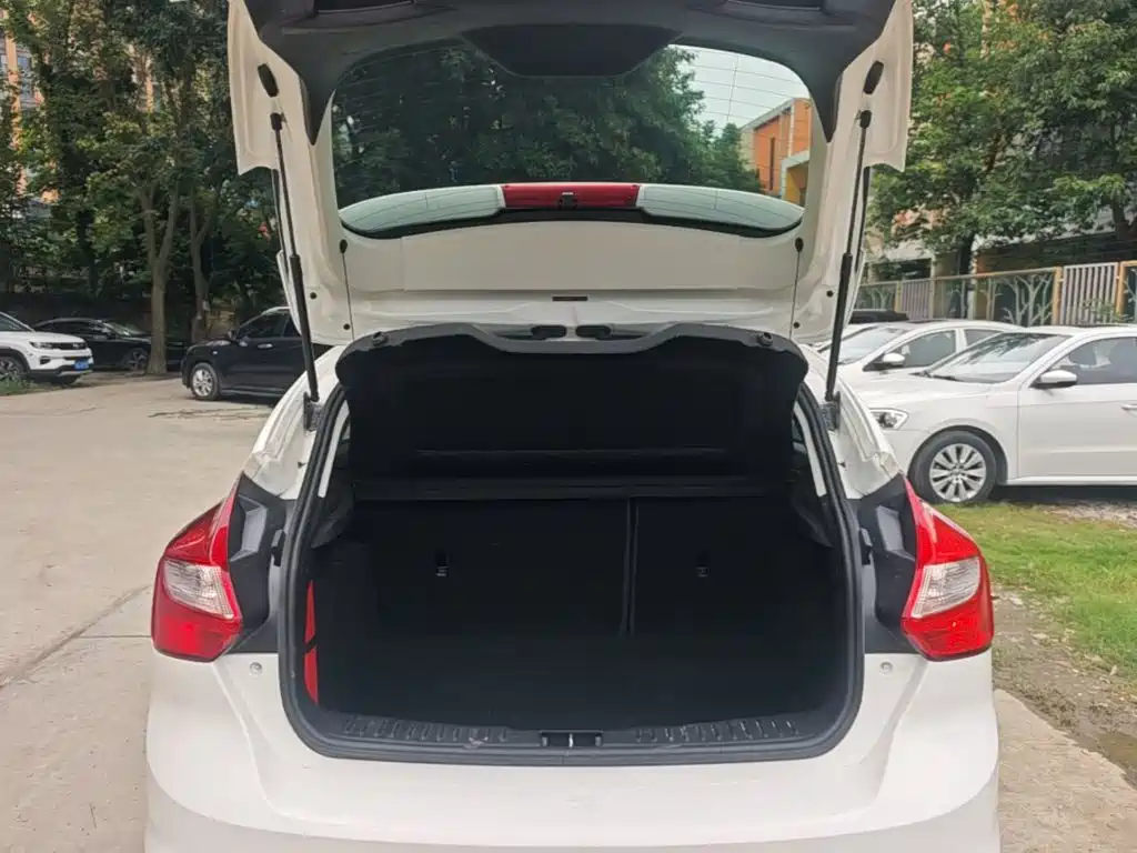 Ford Focus 2014 2012 Hatchback 1.6L Manual Comfort