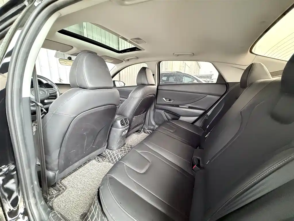 Hyundai Elantra 2022 1.5L CVT GLX Elite Edition фото 11