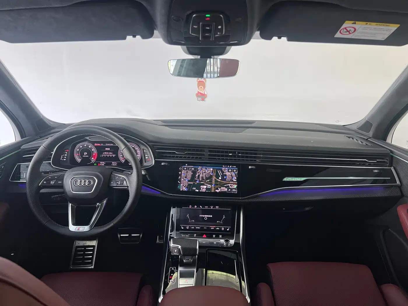Audi SQ7 2024 4.0 TFSI фото 10