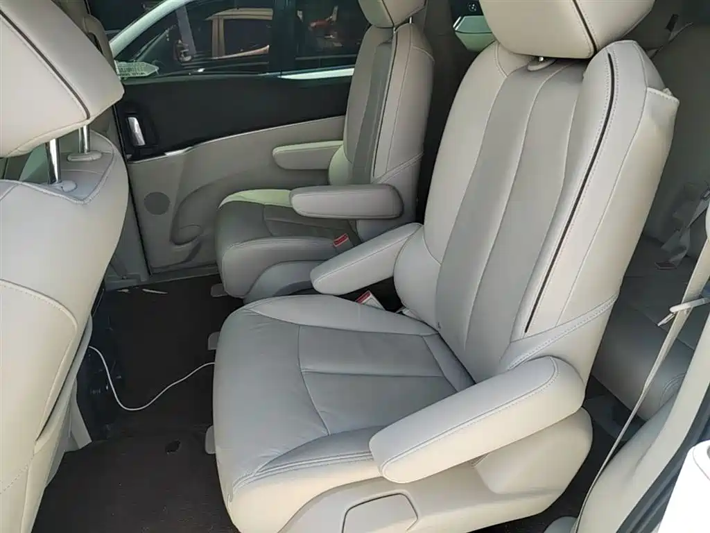 Buick GL8 2021 Land Business Class 652T Premium фото 17