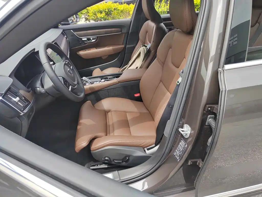 Volvo S90 2025 2025 B5 Zhiyuan Luxury Edition