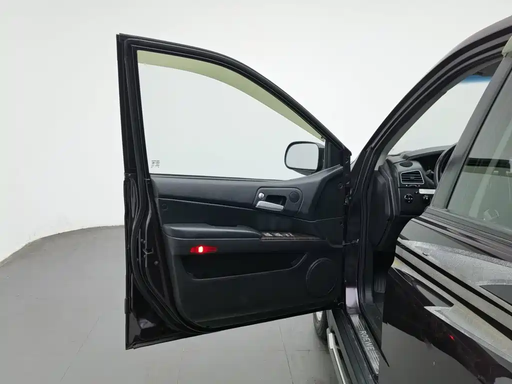 Фото 8 - Roewe W5