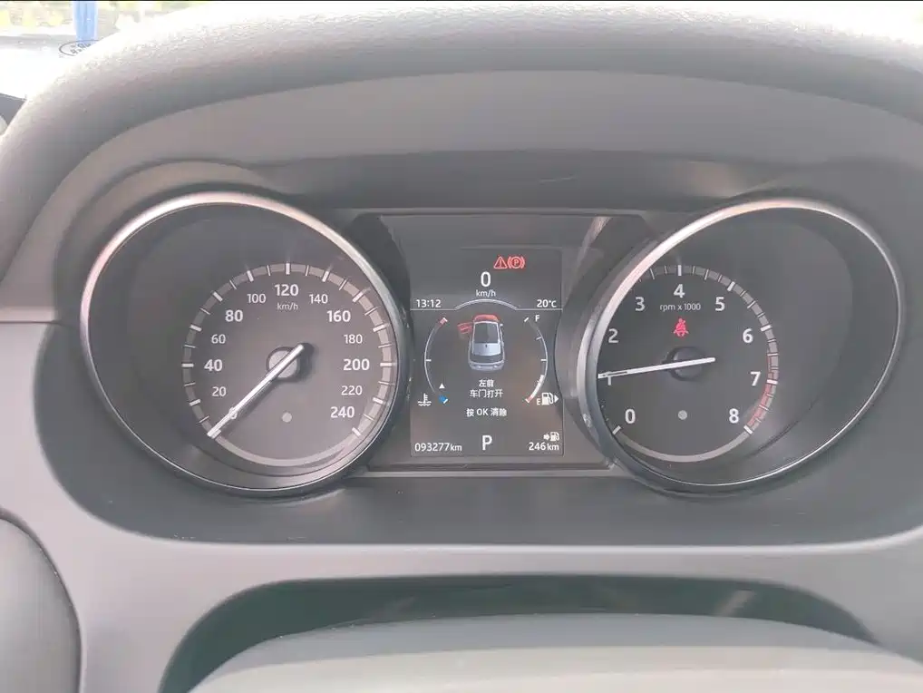 Land Rover Discovery Sport 2018 240PS SE Edition фото 6