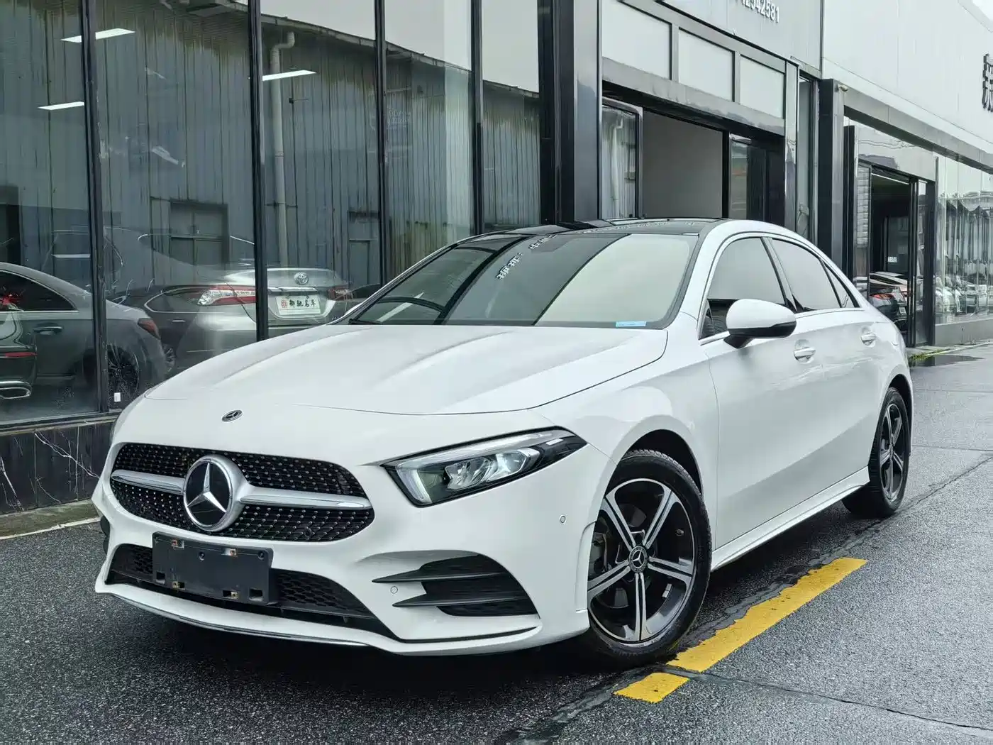 Mercedes-Benz A-Class 2023 A 200 L Fashion