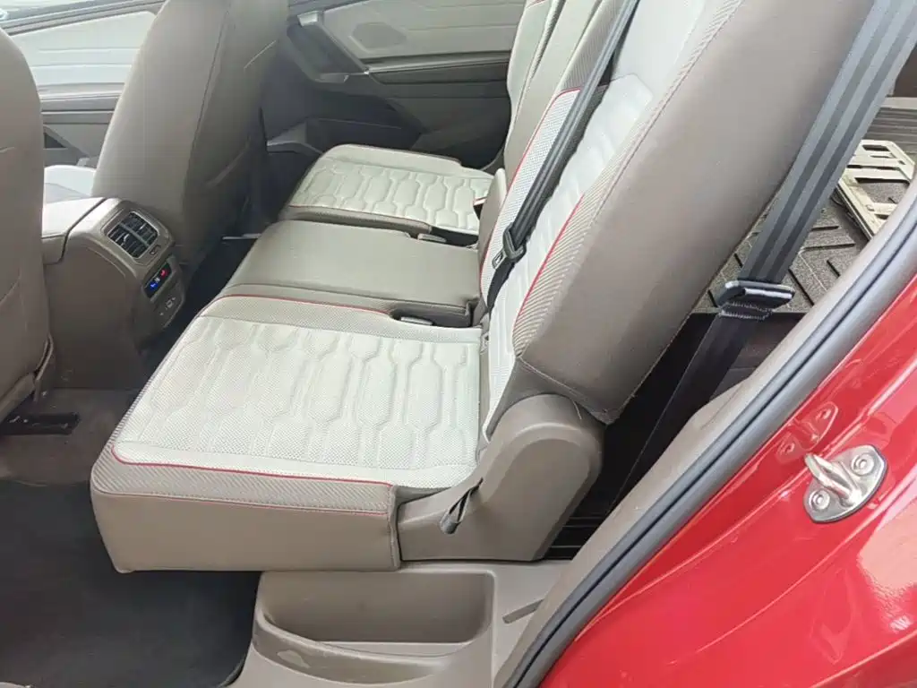 Фото 22 - Volkswagen Tiguan L