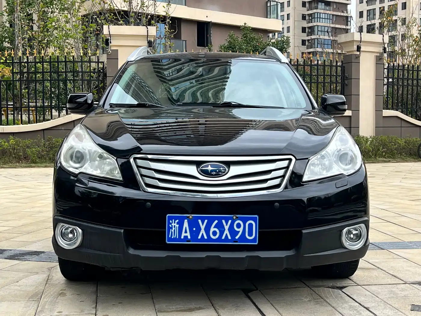 Subaru Outback 2010 2.5i Luxury фото 2