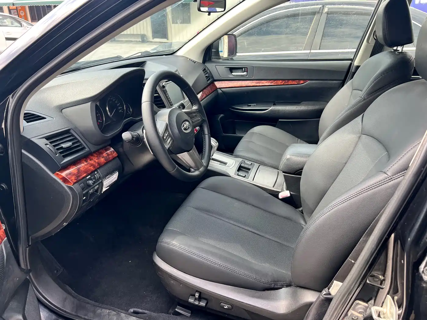 Subaru Outback 2010 2.5i Luxury фото 26