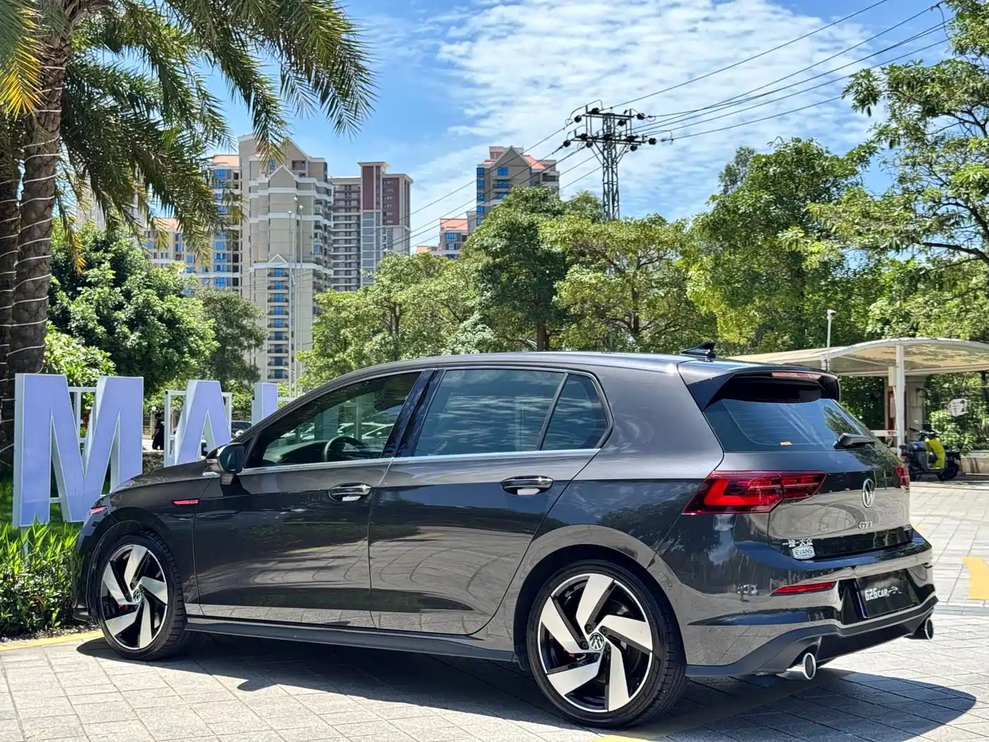 VOLKSWAGEN GOLF GTI