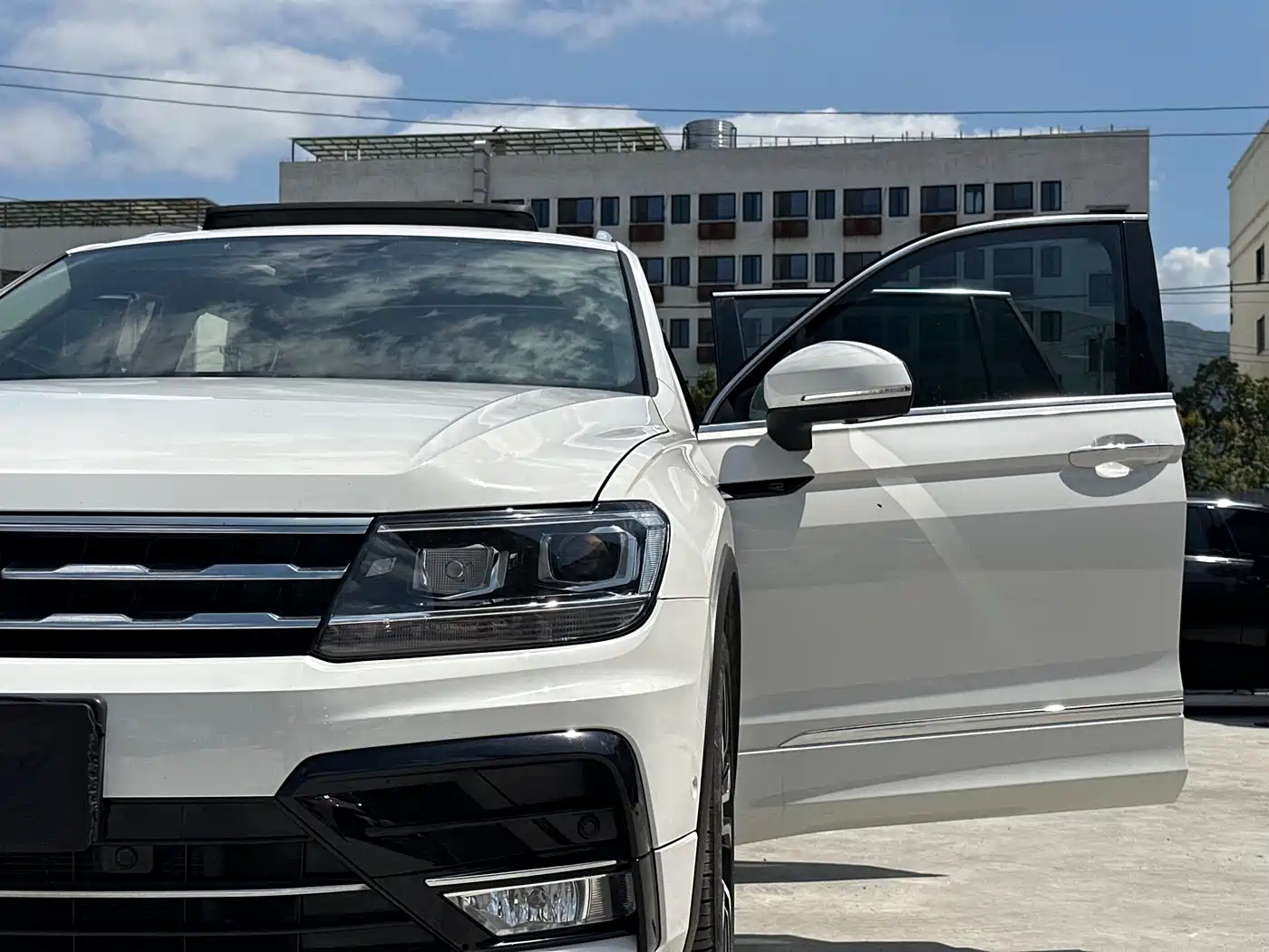Volkswagen Tiguan L 2021 330TSI Automatic 2WD R-Line Premium фото 19