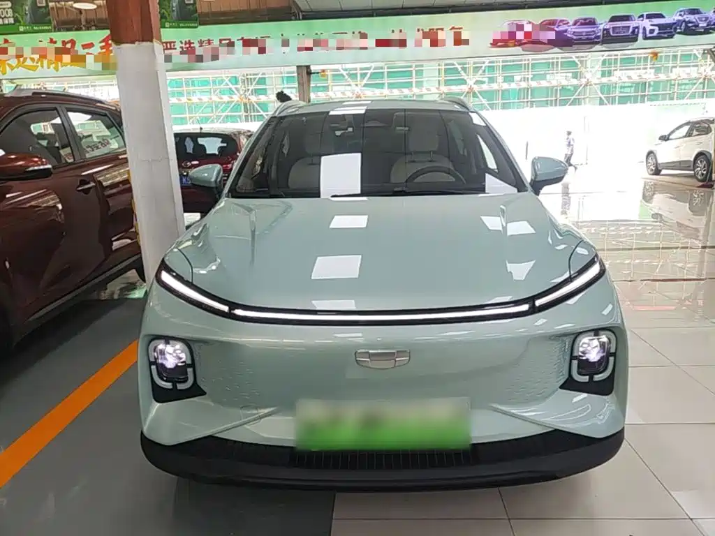 Фото 3 - Geely Geometry E Firefly