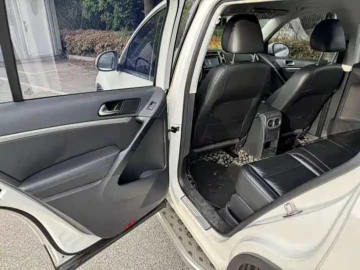 Volkswagen Tiguan 2013 1.8TSI Auto 2WD Comfort Edition фото 2
