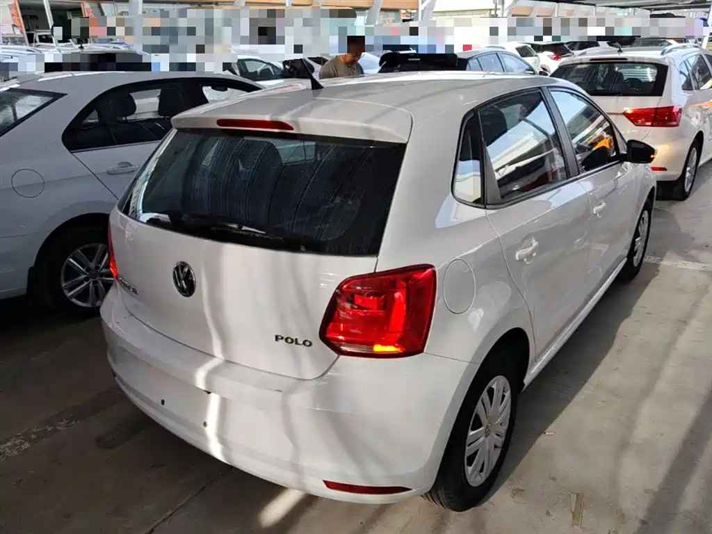 Volkswagen Polo 2016 1.4L Automatic Trend фото 7
