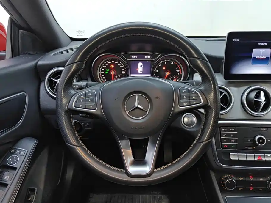 Mercedes-Benz CLA (Import) 2017 Facelift CLA 200 Dynamic фото 15