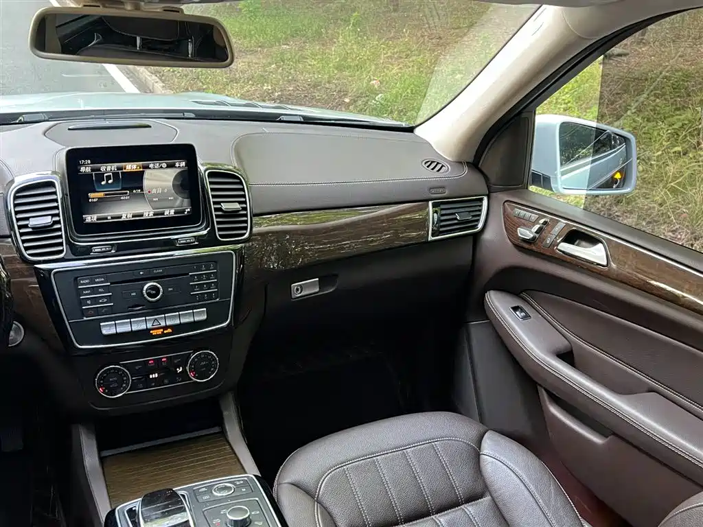 Mercedes-Benz GLS 2018 GLS 400 4MATIC Dynamic фото 9