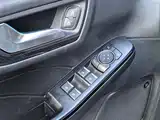 Photo 15 - Ford Escape