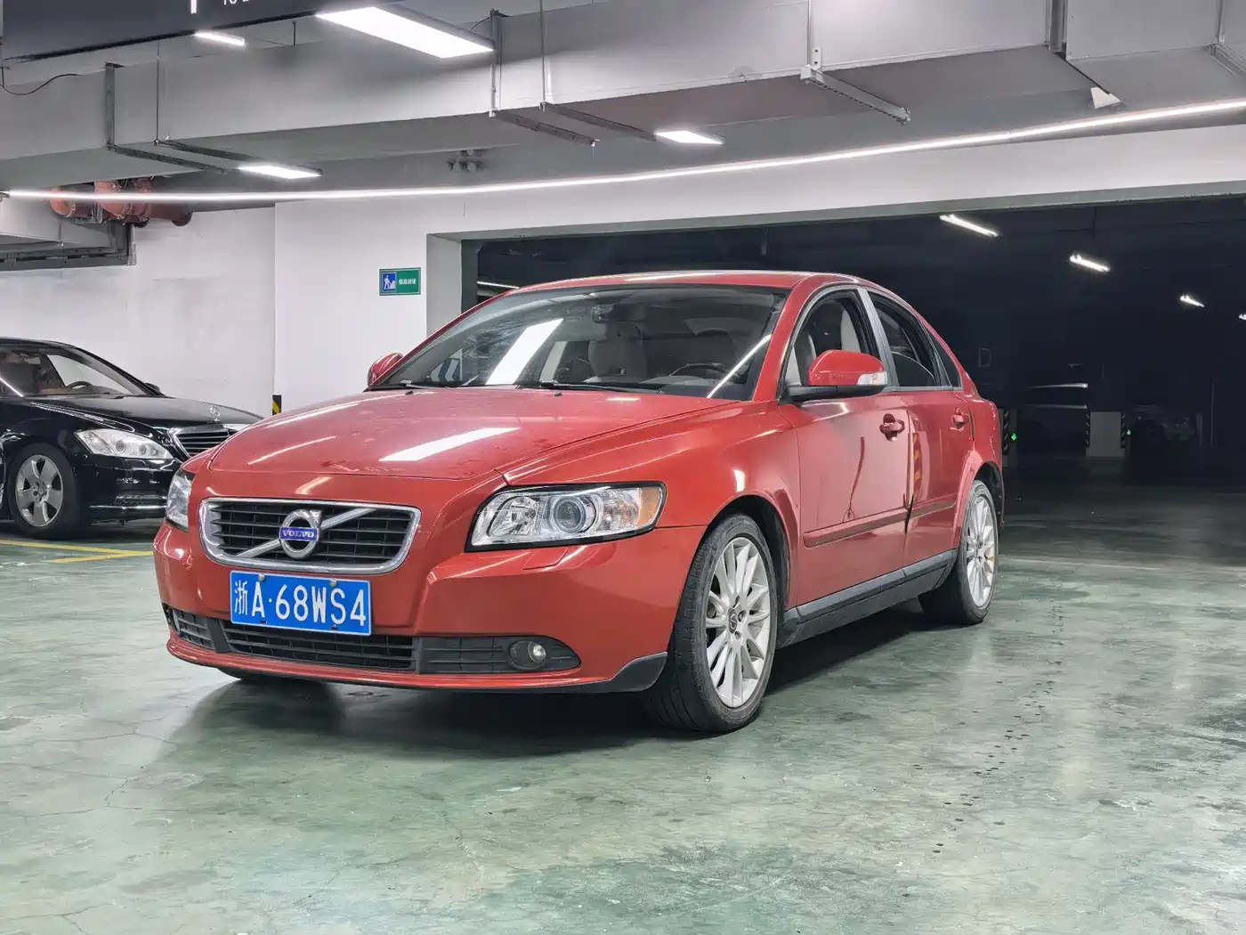 Фото 1 - Volvo S40
