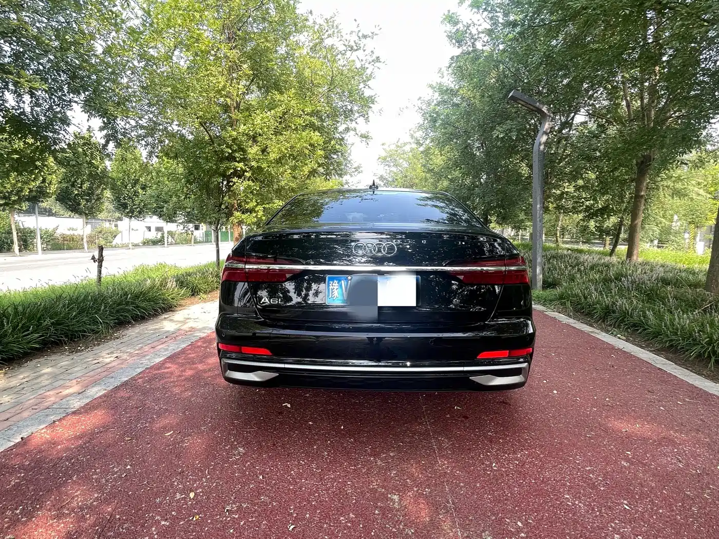 Photo 4 - Audi A6L