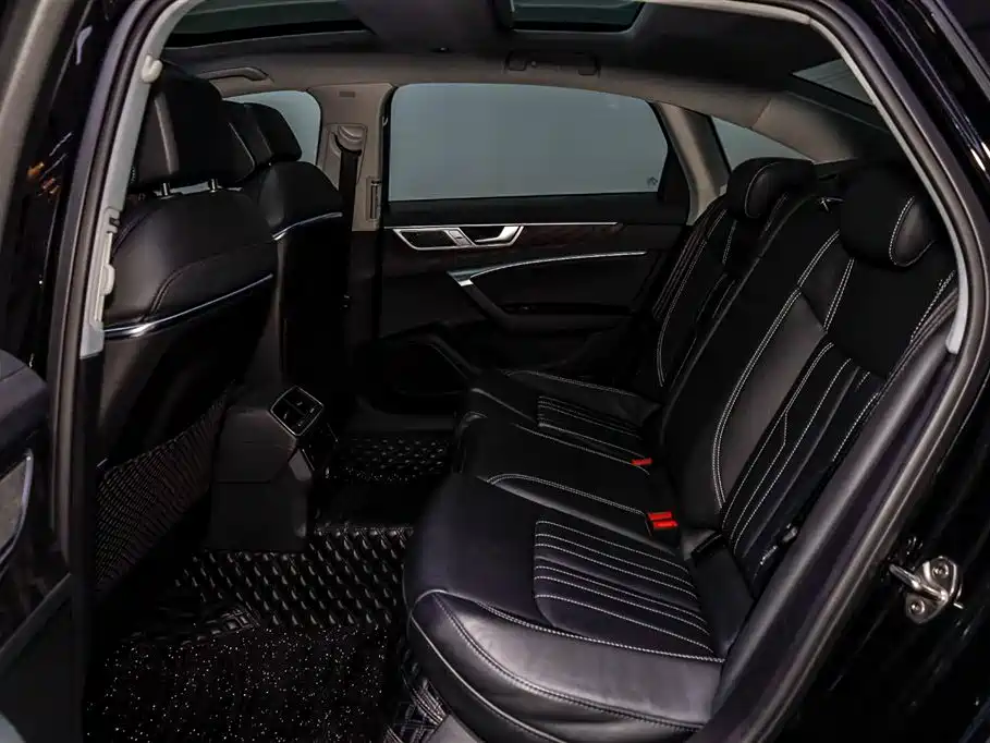 Audi A6L 2023 45 TFSI Premium Selection Elegance фото 10
