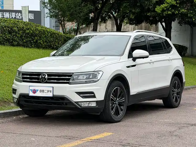 Volkswagen Tiguan L 330TSI, автомат, FWD Smart Enjoy