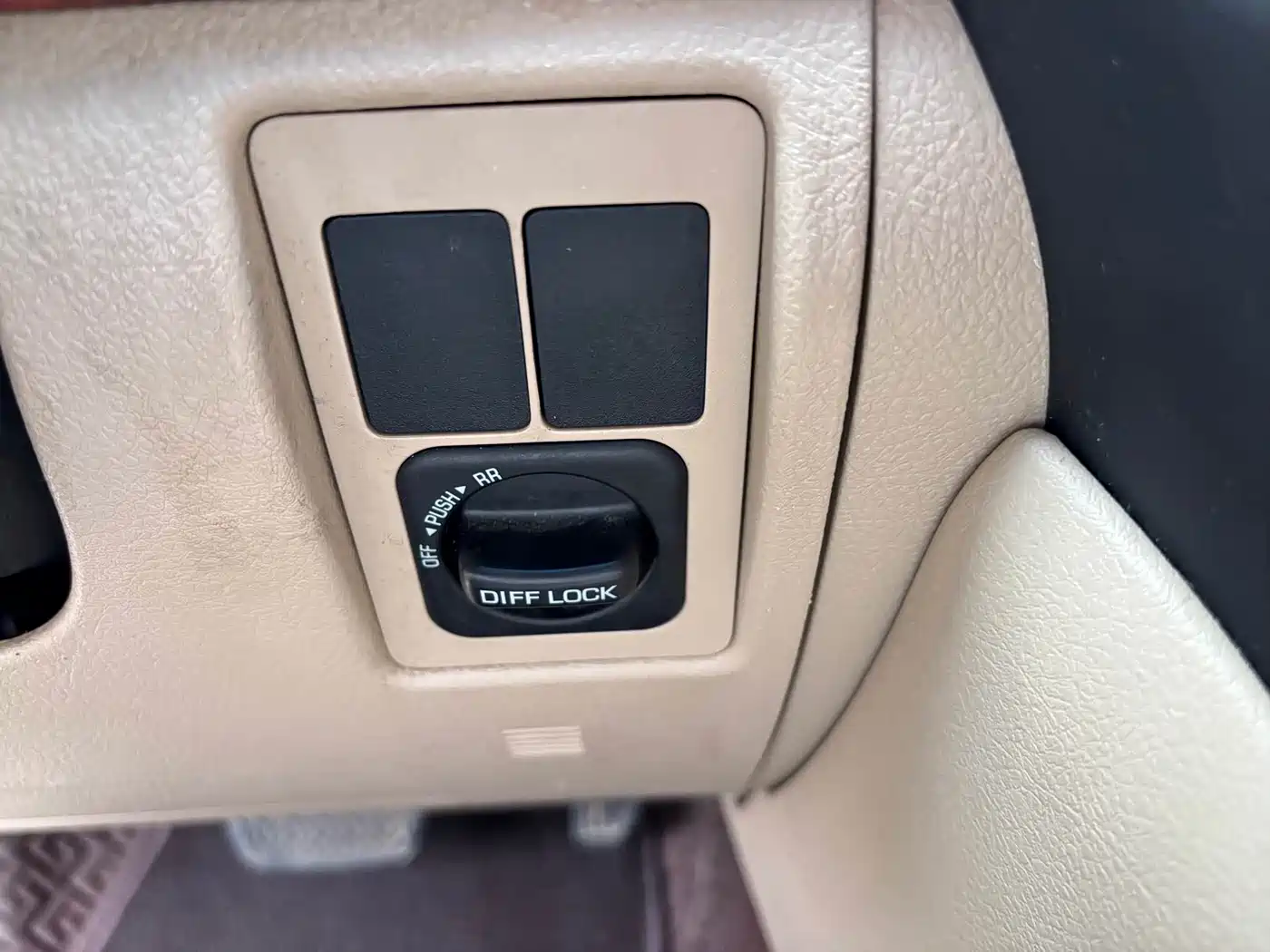 Toyota Land Cruiser (Import) 2015 2015 4.0L V6 Middle East Limited Edition