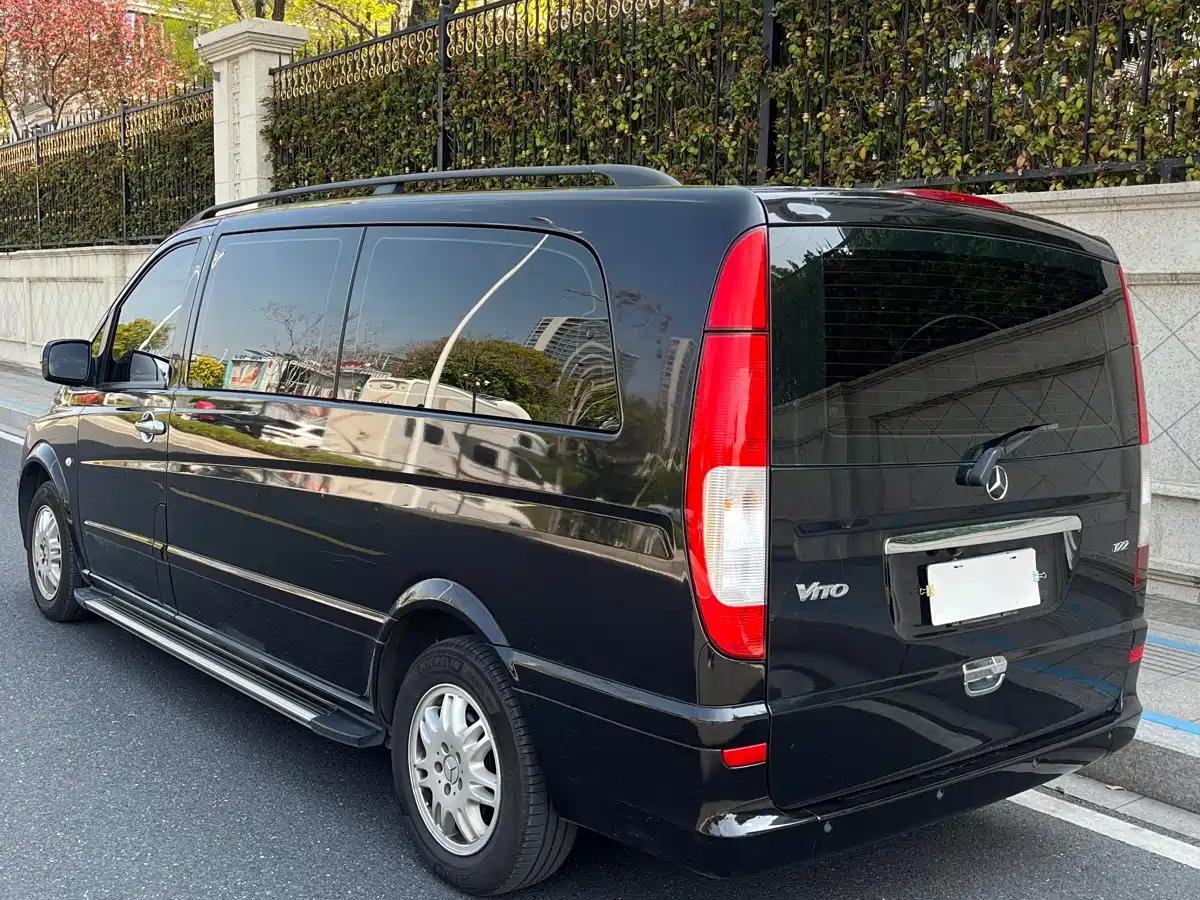 Mercedes-Benz Vito 2013 Model 3.0L Elite Edition фото 6