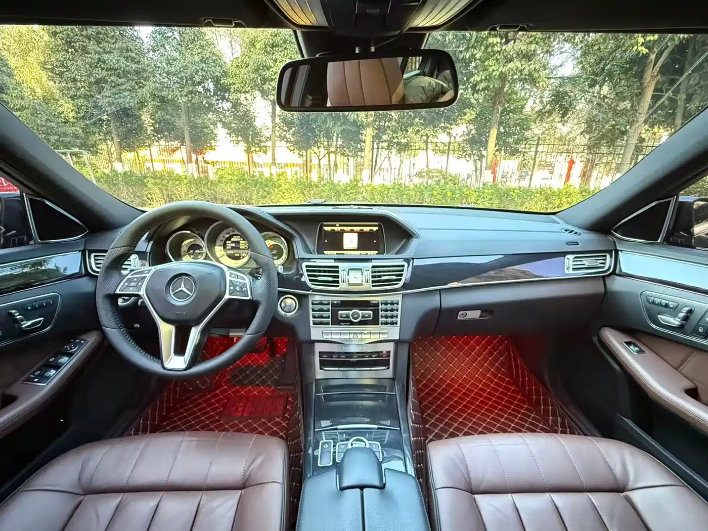 Mercedes-Benz E-Class 2015 E 320 L Luxury 4MATIC фото 18