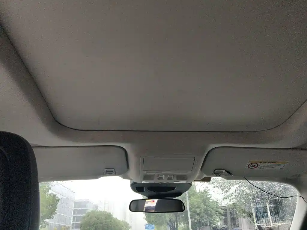 Photo 14 - Ford Escape