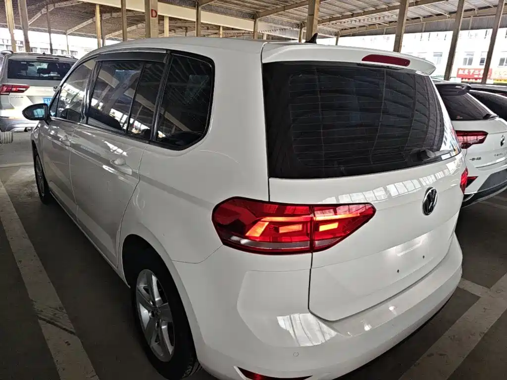 صورة 5 - Volkswagen Touran