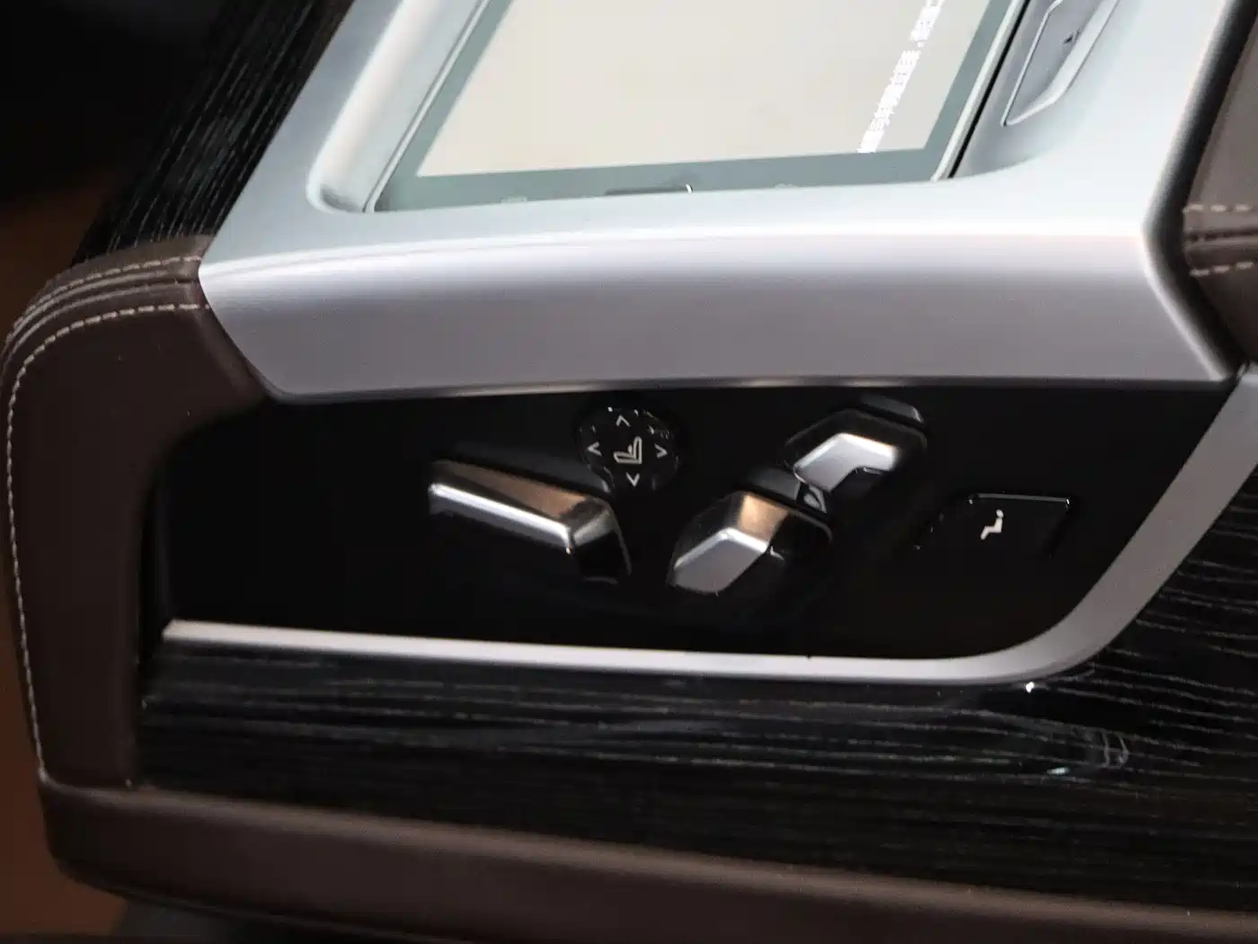 BMW 7 Series 2021 Model 730Li M Sport Package фото 29