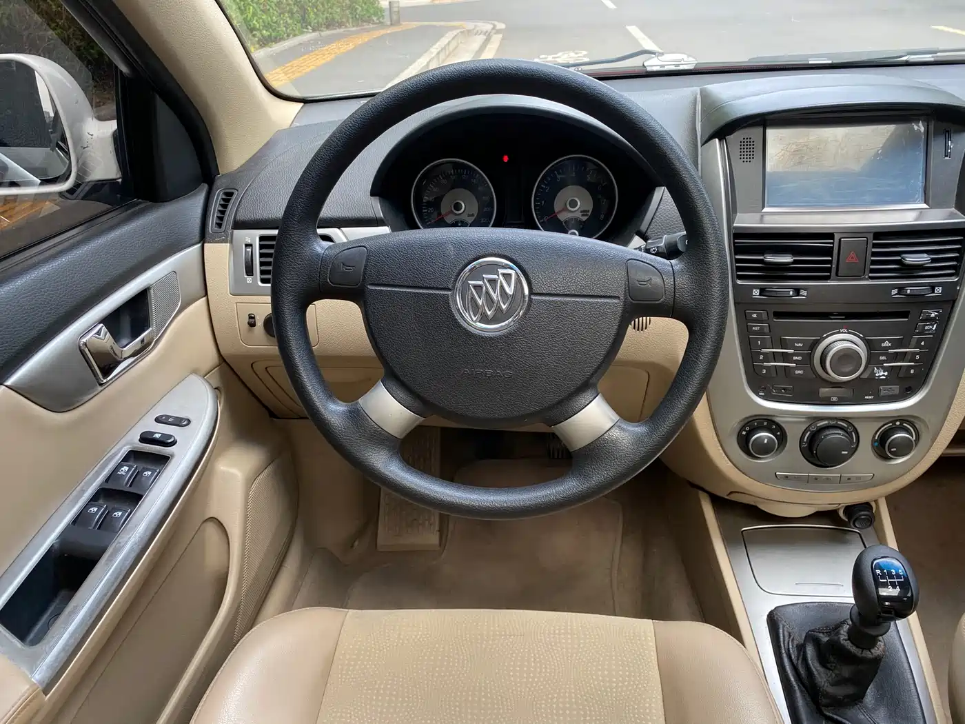 Buick Excelle 2013 1.5L Manual Classic Edition фото 11