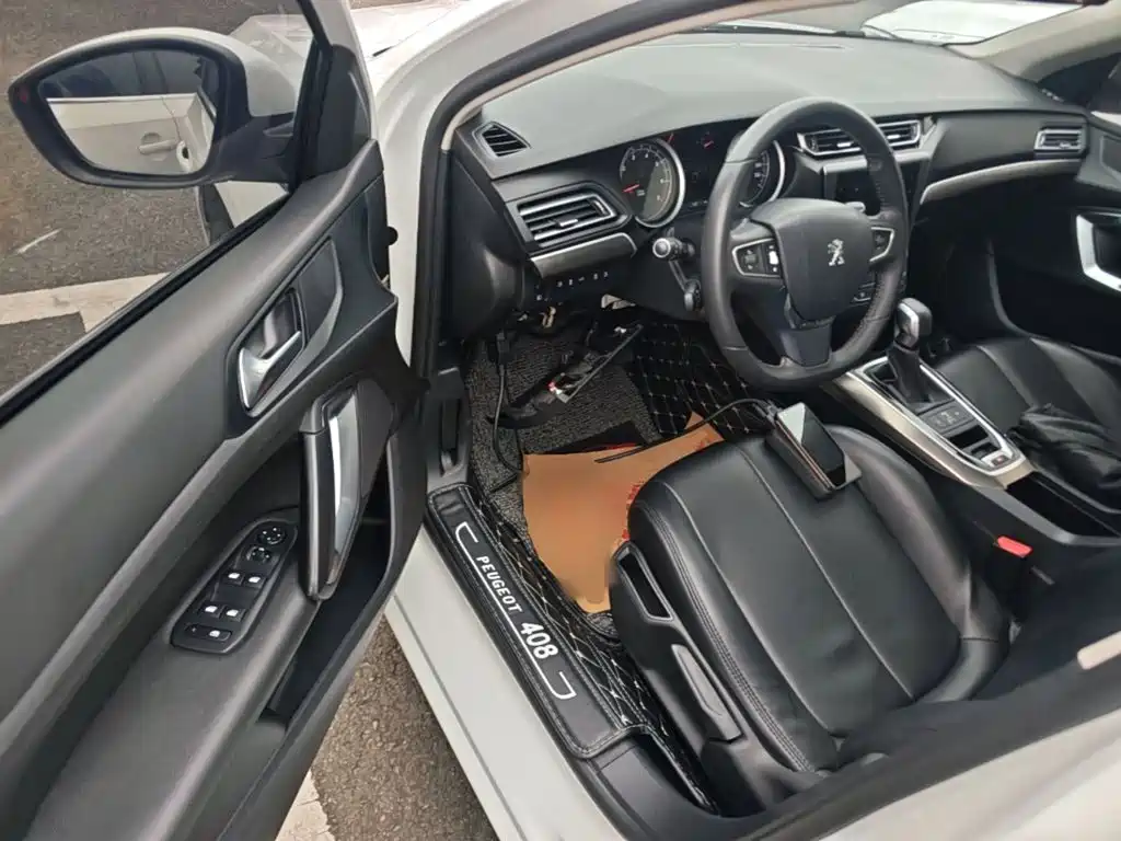 Photo 16 - Peugeot 408