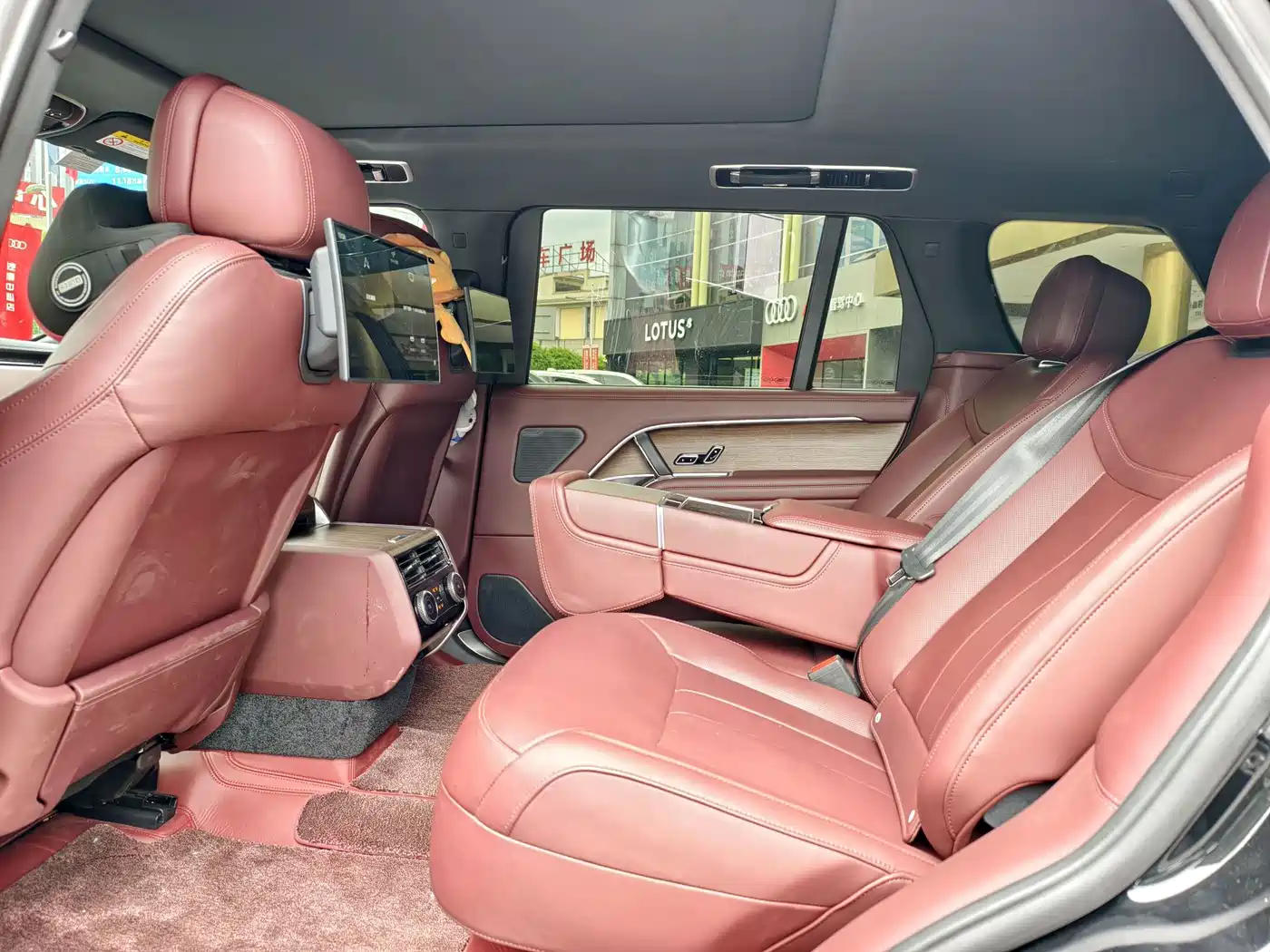 Land Rover Range Rover 2025 2025 3.0 L6 400PS Genesis Extended Wheelbase