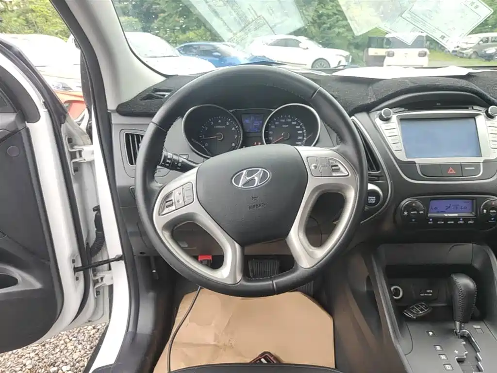 Hyundai Beijing Hyundai ix35 2013 2.0L Auto 2WD Smart GLS China IV фото 11