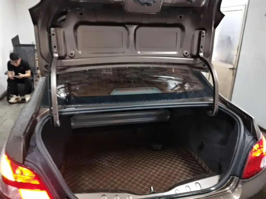 Peugeot 301 2016 1.6L Auto Comfort Edition фото 19