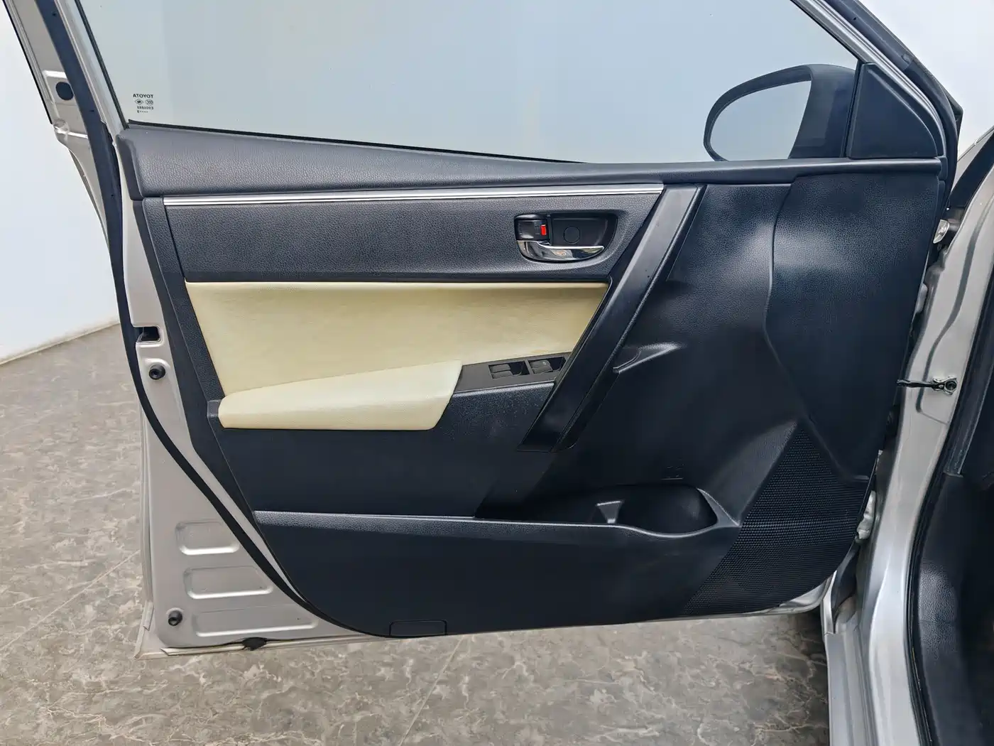 Toyota Corolla 2017 Facelift 1.2T S-CVT GL фото 19