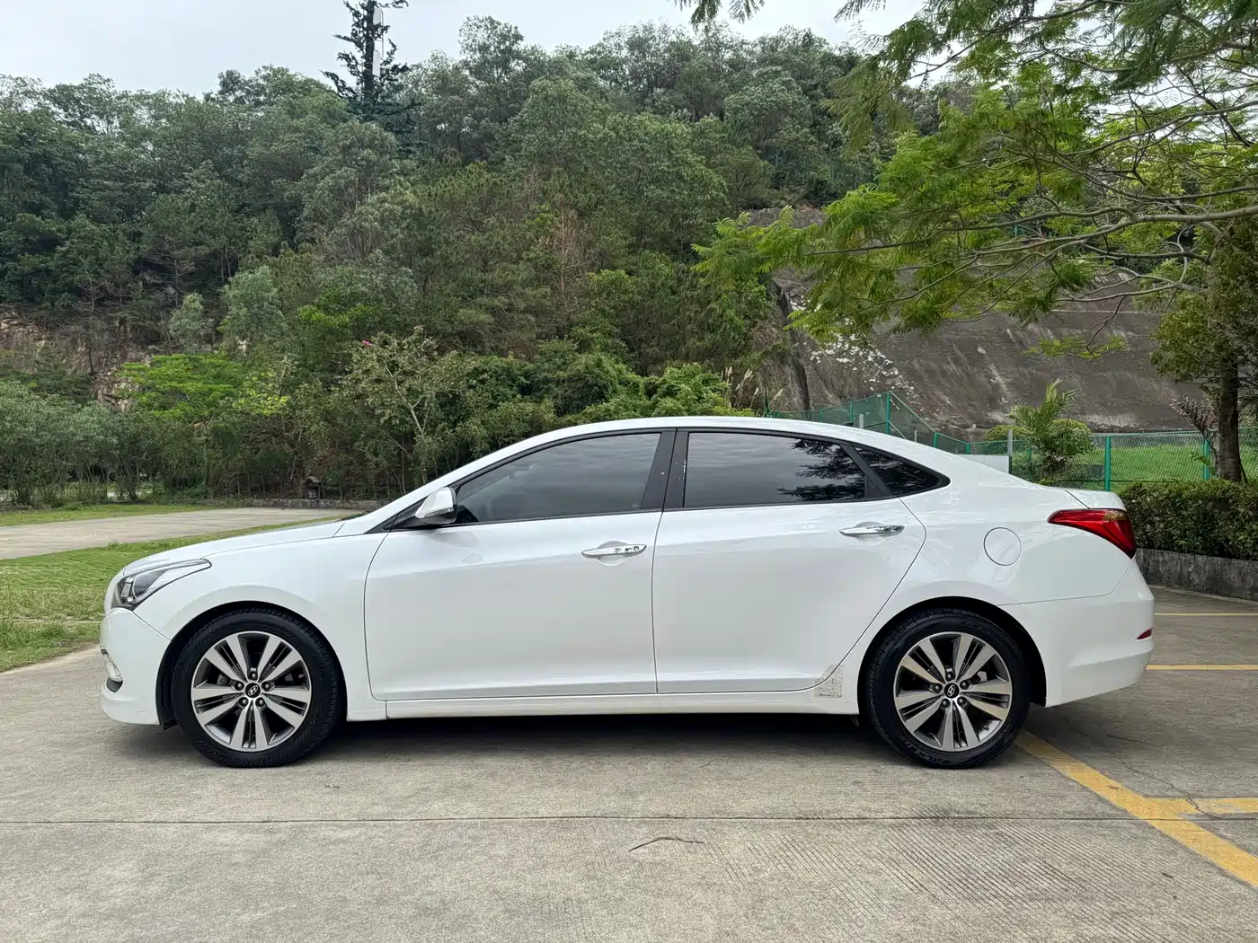 Hyundai Mistra 2016 1.8L Automatic Smart GLS фото 4