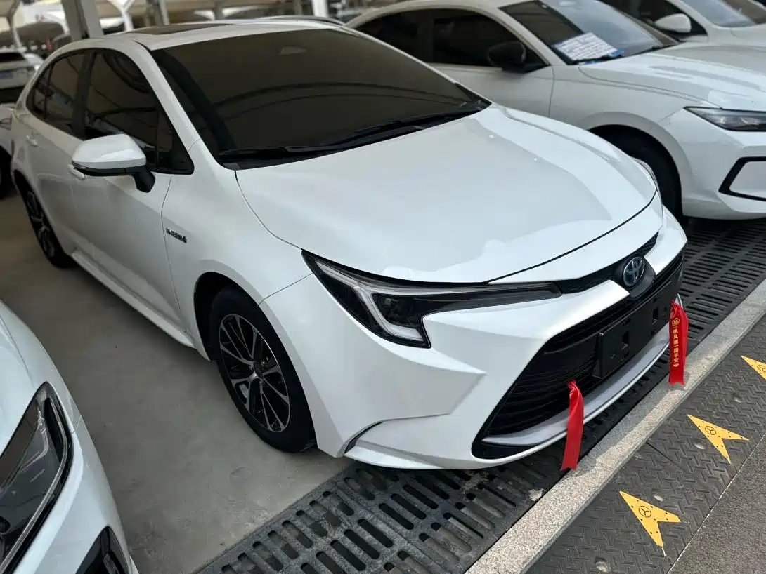 Toyota Levin 2023 Smart Hybrid 1.8L Luxury фото 3