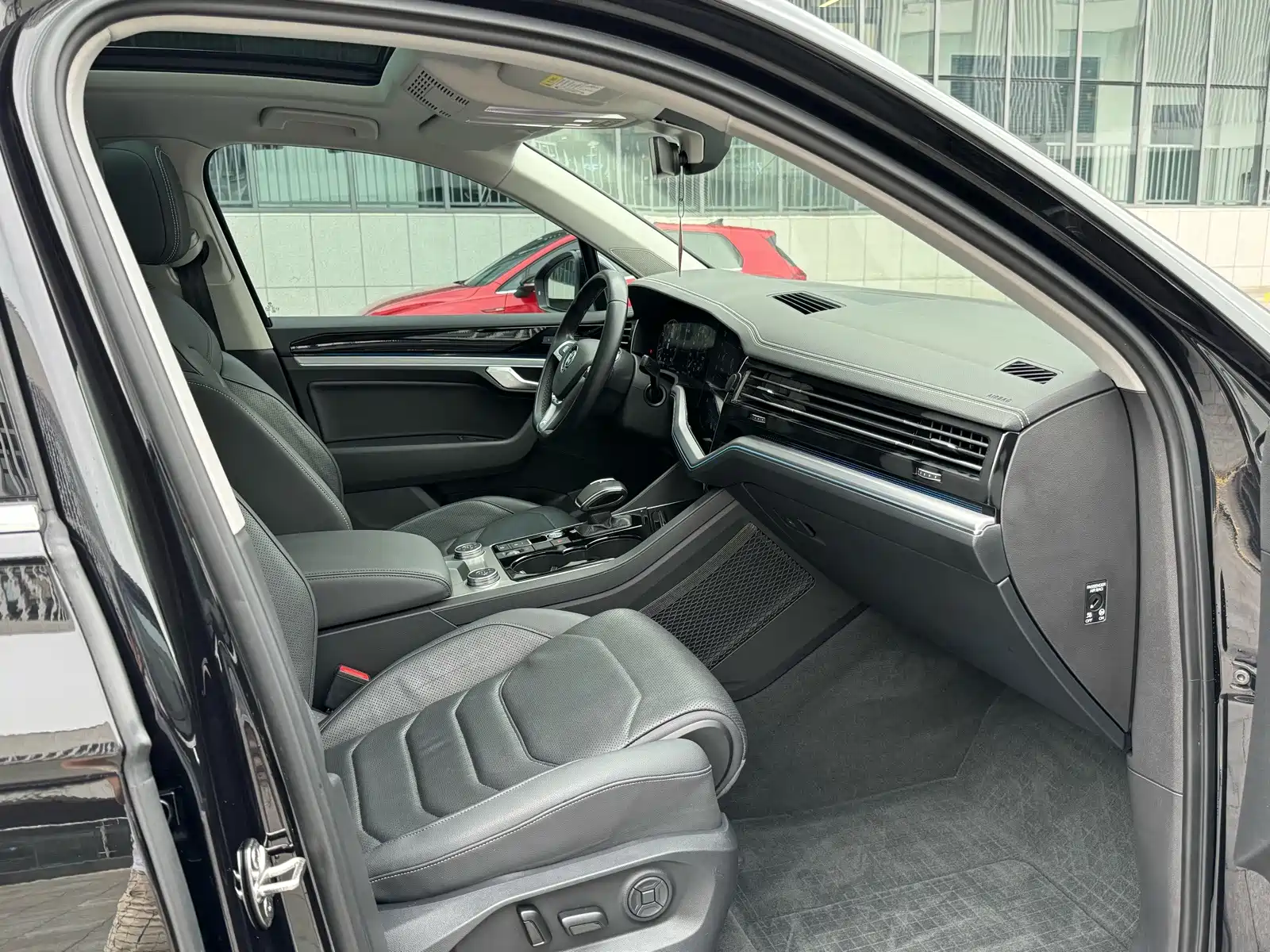 Фото 8 - Volkswagen Touareg