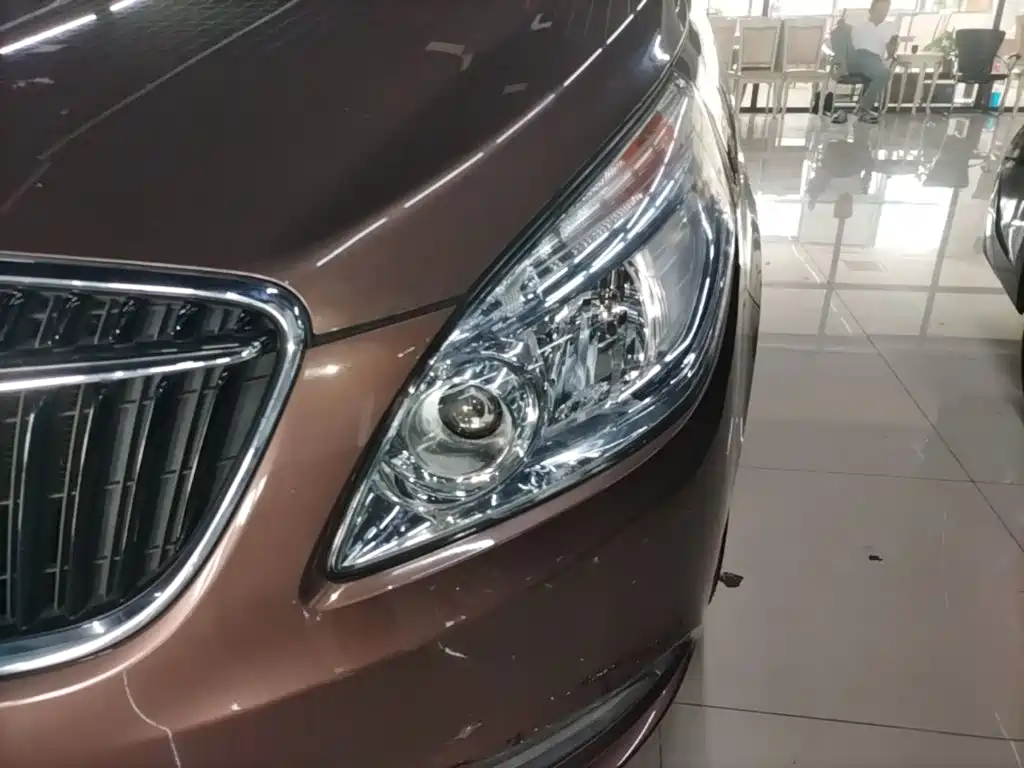 Photo 24 - Buick GL8