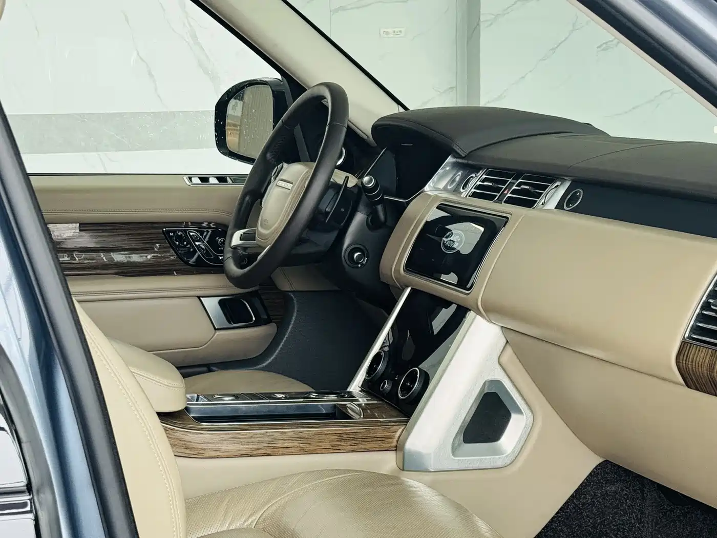 Land Rover Range Rover 2018 3.0 SC V6 Golden Age Edition фото 12