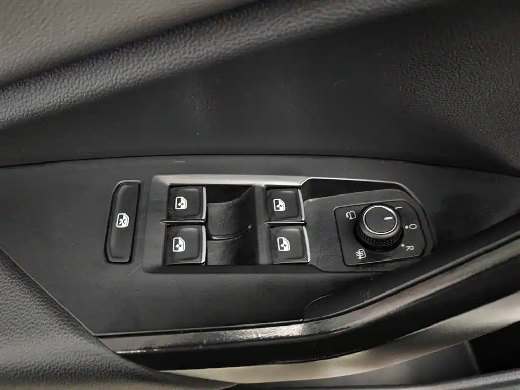 Volkswagen Sagitar 2022 280TSI DSG Excellence Edition фото 9