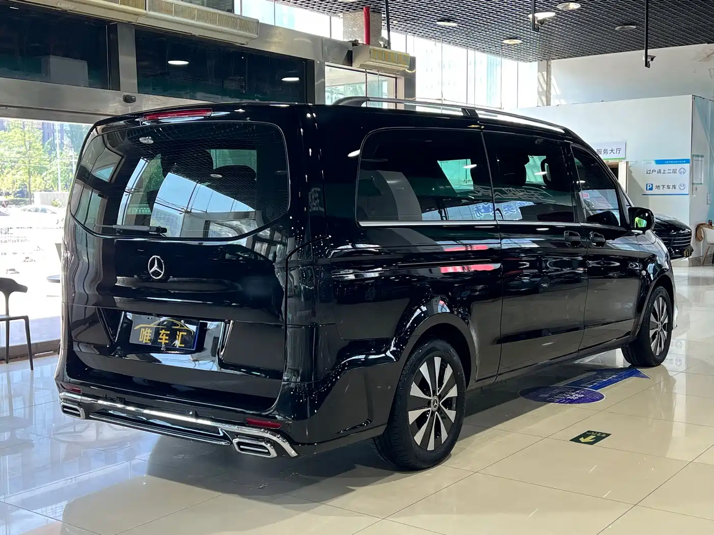Mercedes-Benz Vito 2023 2.0T Elite 7-Seater фото 4