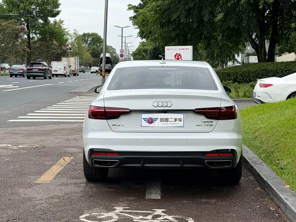 Audi A4L 2025 2024 40 TFSI Luxury Dynamic