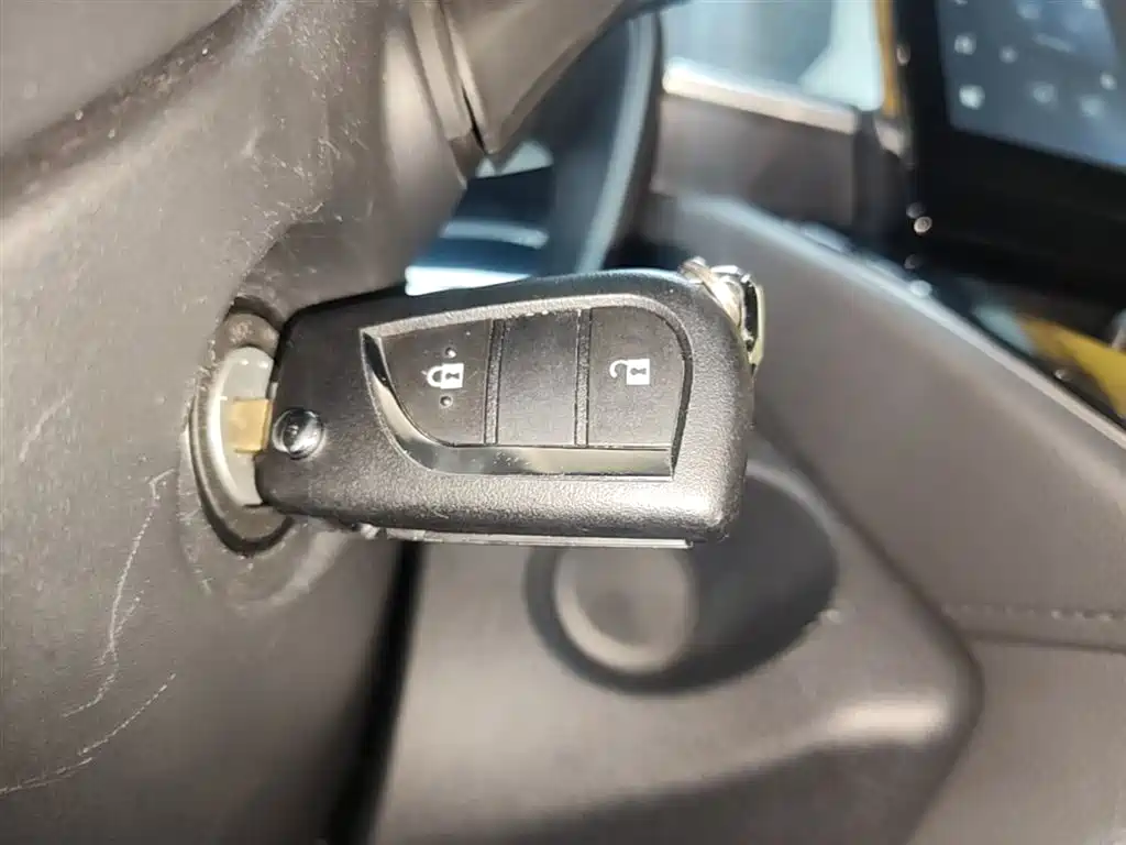 Toyota Frontlander 2023 2.0L CVT Elite Edition фото 9