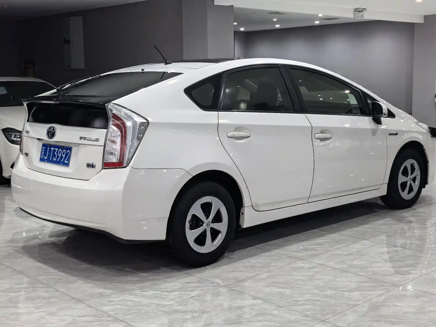 Toyota Prius 2013 2012 1.8L Luxury Advanced Edition