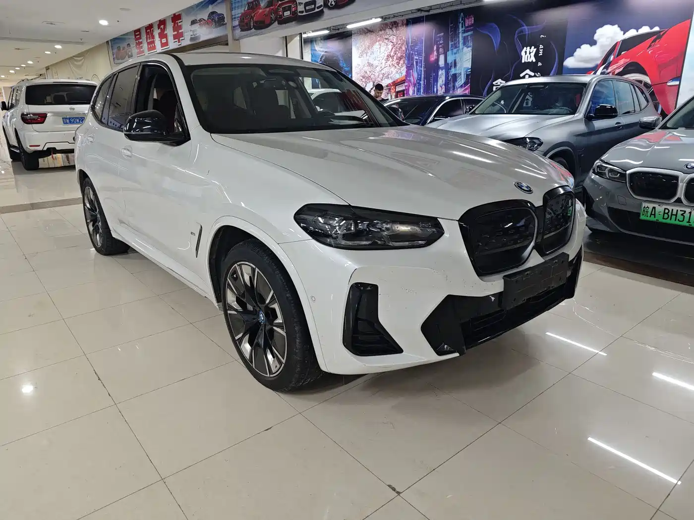 Фото 3 - BMW iX3