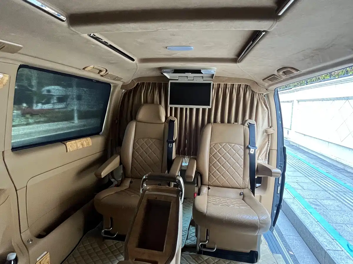 Mercedes-Benz Vito 2013 Model 3.0L Elite Edition фото 12